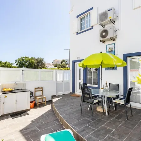 Holiday home Newly Renovated 2 Bedroom Townhouse - Close To