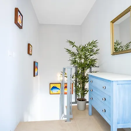 Newly Renovated 2 Bedroom Townhouse - Close To Tatil Evi