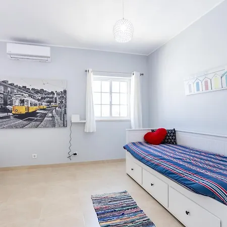 Newly Renovated 2 Bedroom Townhouse - Close To Tatil Evi *