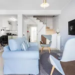 Newly Renovated 2 Bedroom Townhouse - Close To Prázdninový dům *