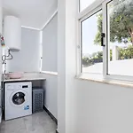 Newly Renovated 2 Bedroom Townhouse - Close To Salema