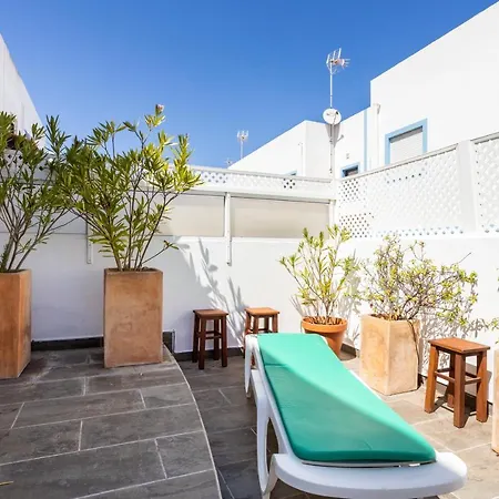 Newly Renovated 2 Bedroom Townhouse - Close To * Salema