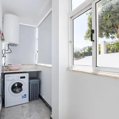 Newly Renovated 2 Bedroom Townhouse - Close To Salema