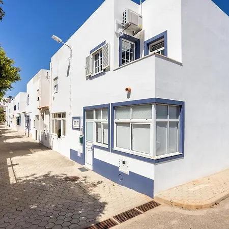 Newly Renovated 2 Bedroom Townhouse - Close To Dom wakacyjny Salema