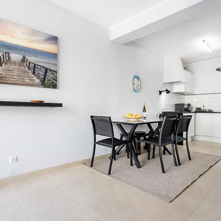 Dom wakacyjny Newly Renovated 2 Bedroom Townhouse - Close To Salema