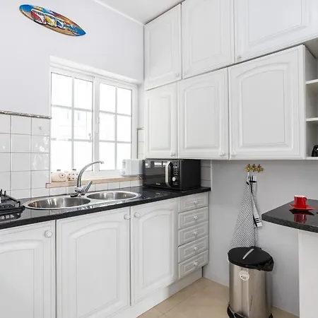 Newly Renovated 2 Bedroom Townhouse - Close To