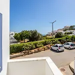 Newly Renovated 2 Bedroom Townhouse - Close To Сasa de vacaciones *